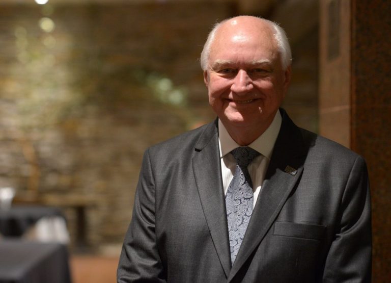 Dr. Trcio Kasten presidente da CNS 2