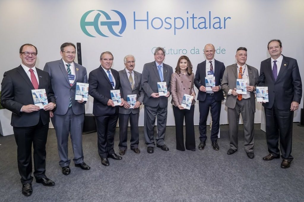 Optika apresenta dispositivo para fechamento cirúrgico da pele durante a Hospitalar Feira+Fórum