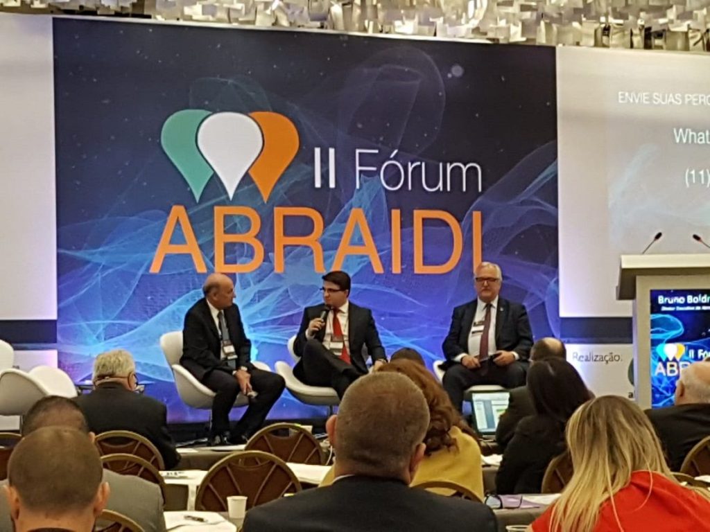II Fórum ABRAIDI aborda crise na saúde e incentiva mudanças