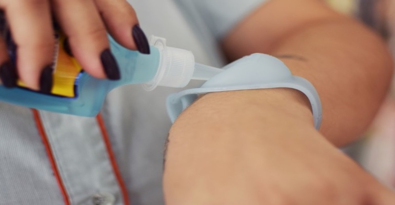 Conheça a forma inovadora de transportar álcool em gel