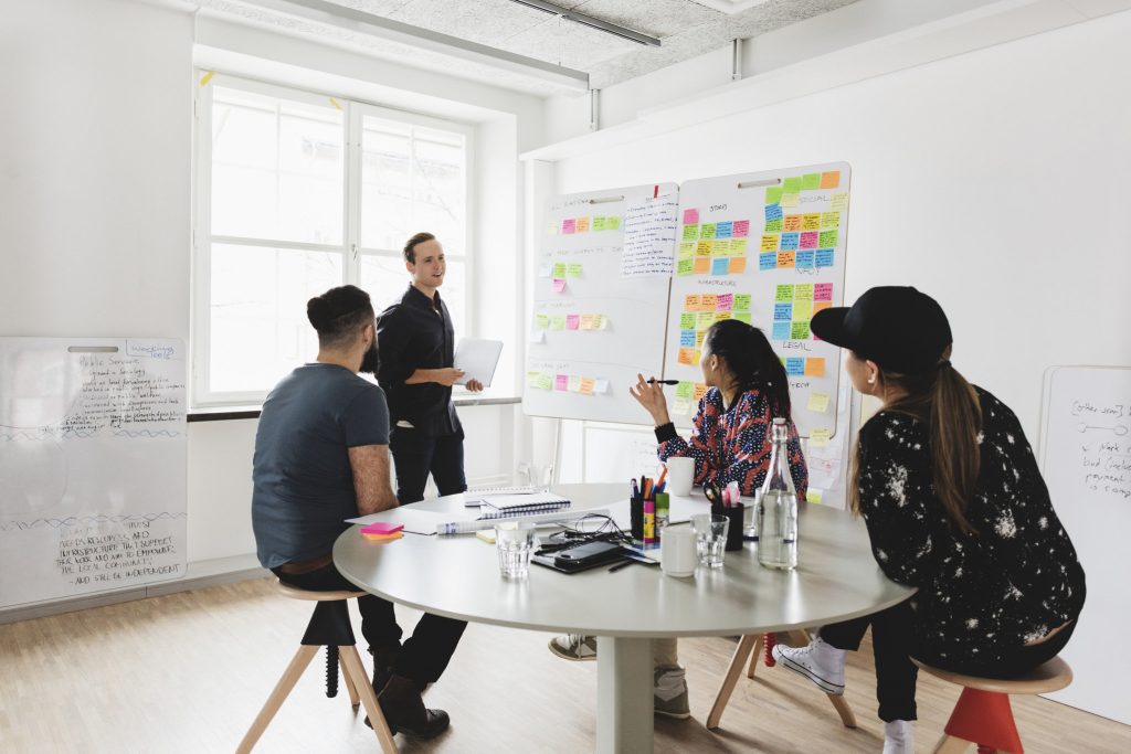 Libbs firma parcerias com Einstein e Bradesco