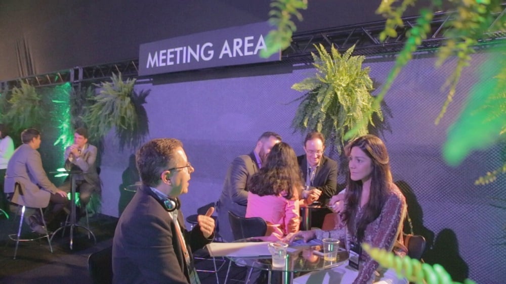 Inúmeras reuniões de negócios foram marcadas pelo aplicativo do Healthcare Innovation Show, no primeiro dia do evento