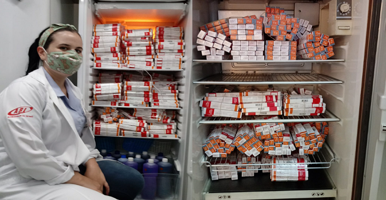 Grupo Raia Drogasil doa 1.500 vacinas contra H1N1 para Santa Casa de Leme