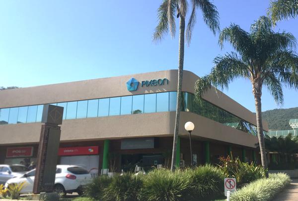 350410_842592_fachada_pixeon_web_