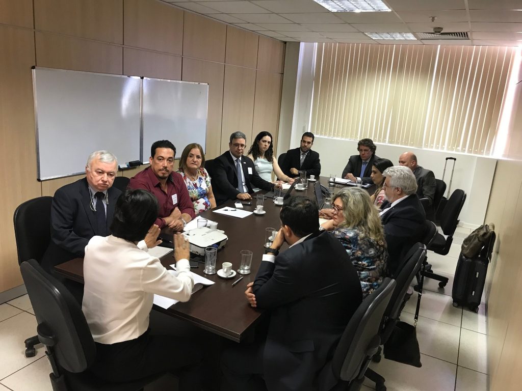 Entidades buscam diálogo com a Anvisa