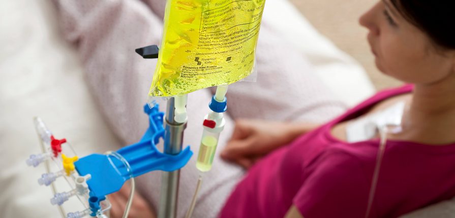 Governo federal planeja reduzir em 24,4% os recursos para pacientes com câncer