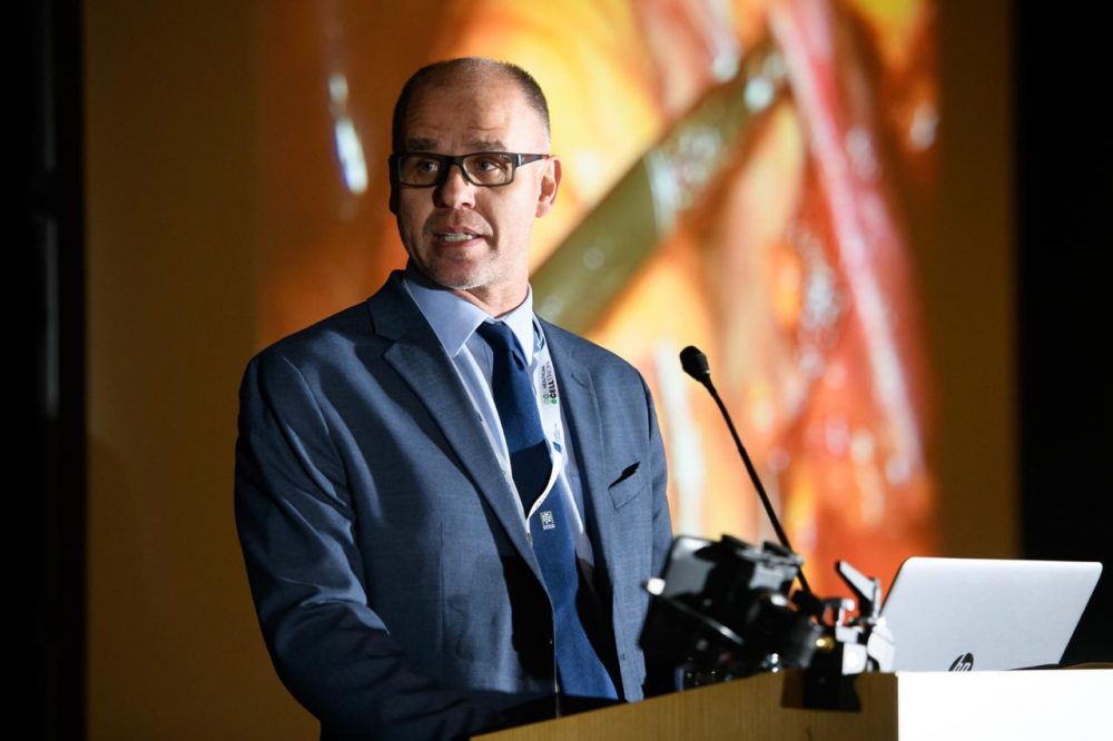 Médico paranaense é o primeiro cirurgião brasileiro a integrar organização internacional