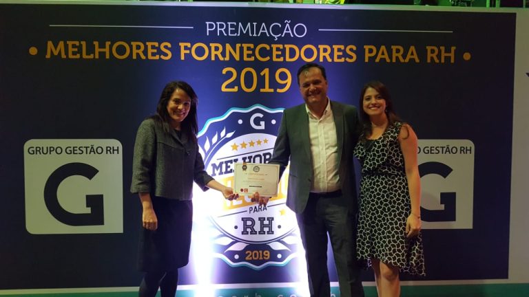 foto-premiacao-melhores-fornecedores-para-rh
