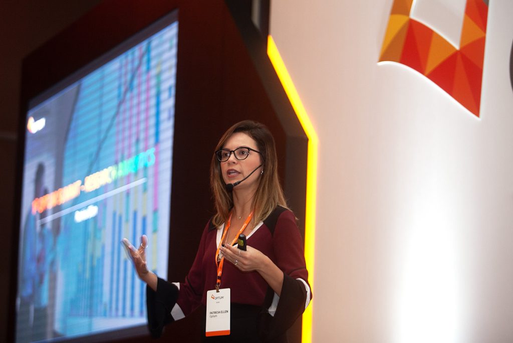 Patricia Ellen: Inteligência de dados além de buzzwords