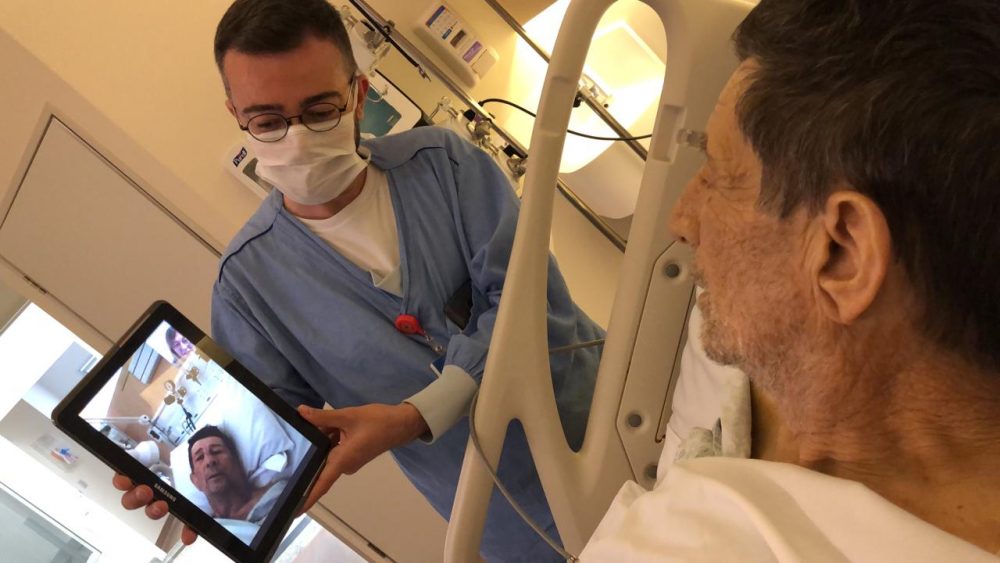 Visita online com familiares ajuda paciente na UTI do IBCC