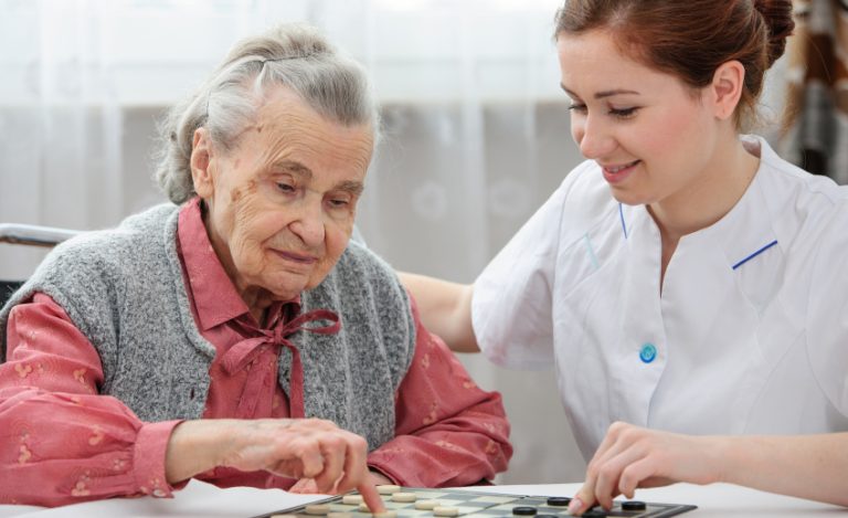 SENAI-Cuidador-de-Idosos