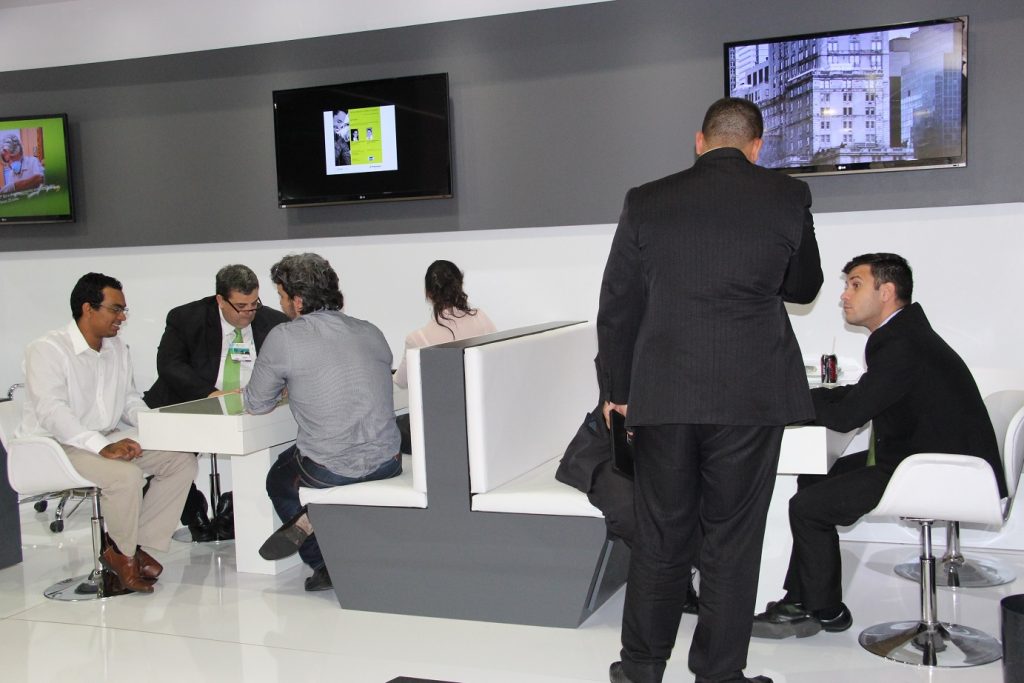 Straumann lança menor implante do mercado no CIORJ 2015