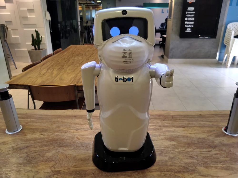 Hospital de Maringá utiliza robô brasileiro contra a Covid-19