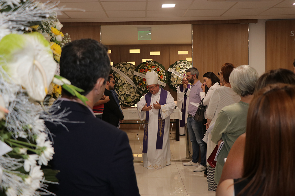 Familiares, amigos e autoridades prestam homenagens à Wanessa Portugal