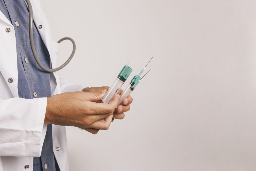 COVID-19: Primeiro paciente fora dos EUA é tratado com sarilumabe em estudo clínico global