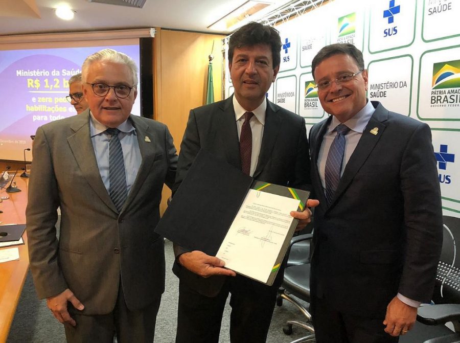 AMIB e Ministério da Saúde assinam Acordo de Cooperação Técnica com foco nas UTI públicas