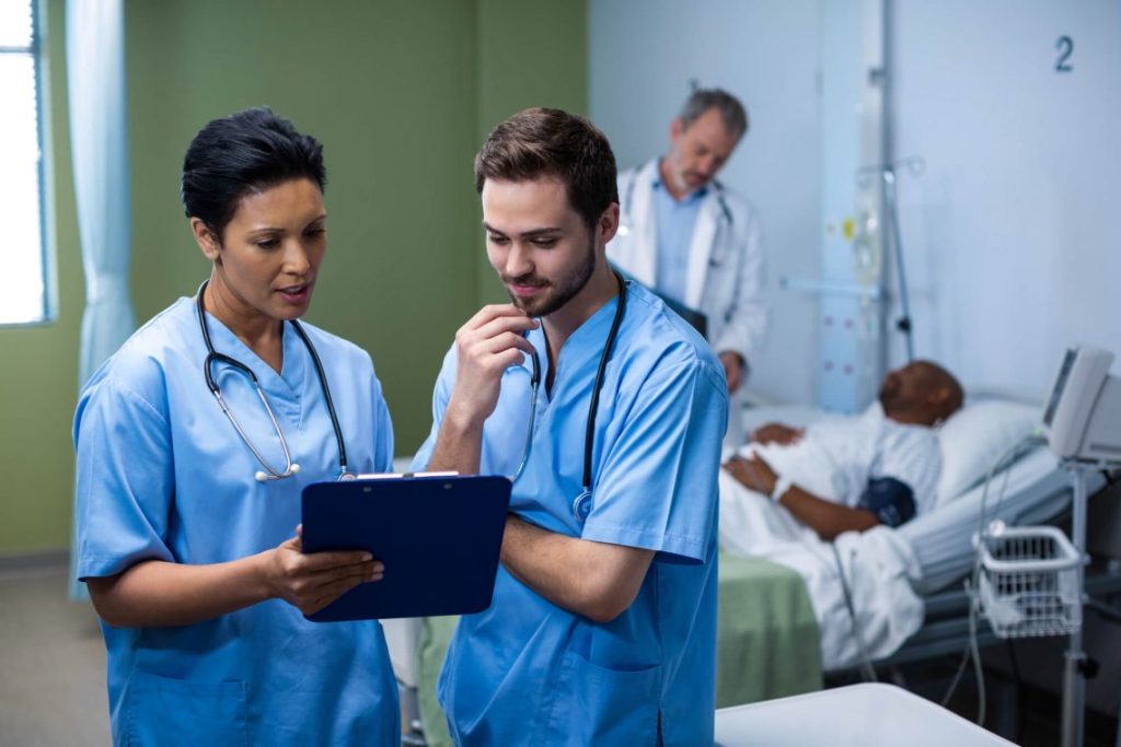 Iamspe lança manual para uso de medicamentos enterais