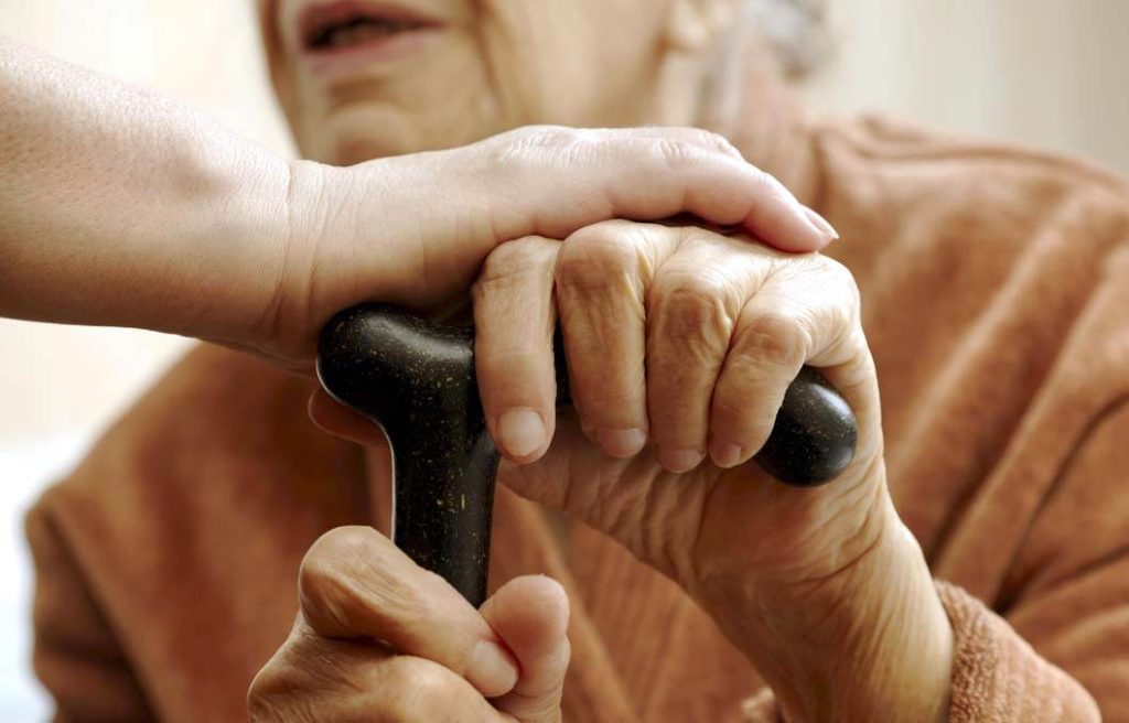 Covid-19: Instituições de longa permanência de idosos estão em risco