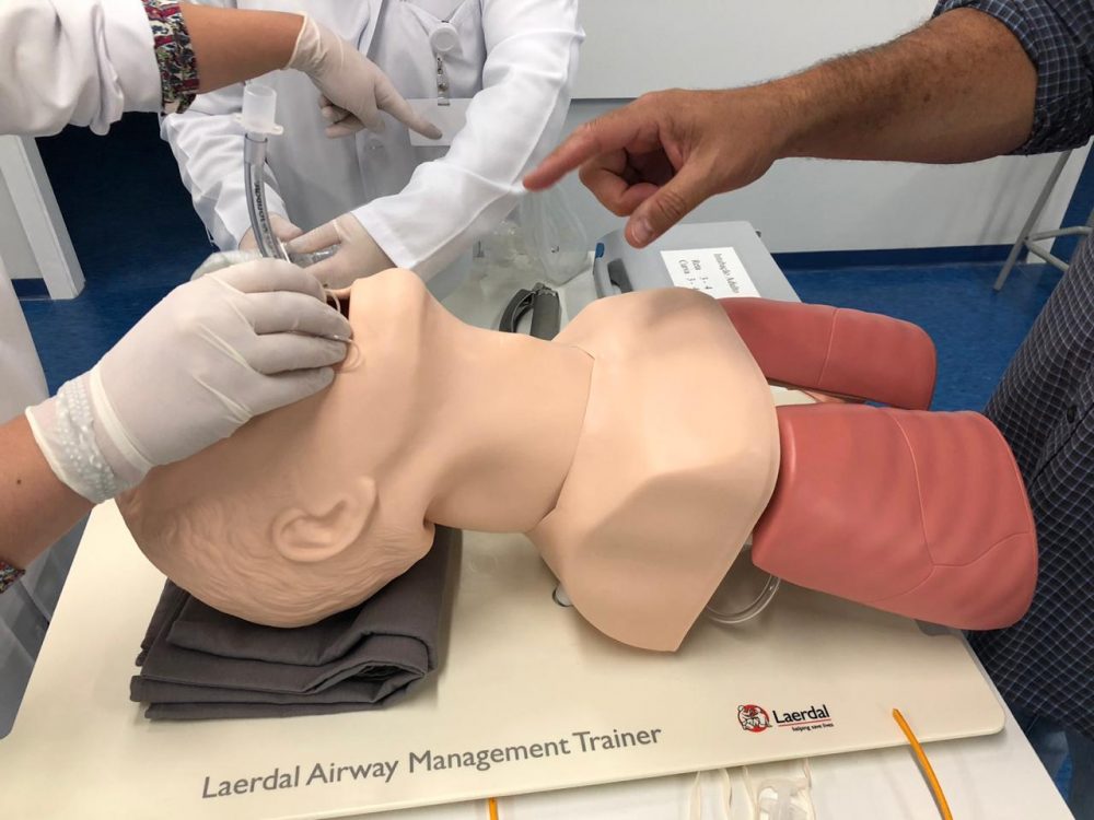 Parceria entre Universidade e Secretaria Municipal de Saúde de SP promove capacitação em intubação orotraqueal