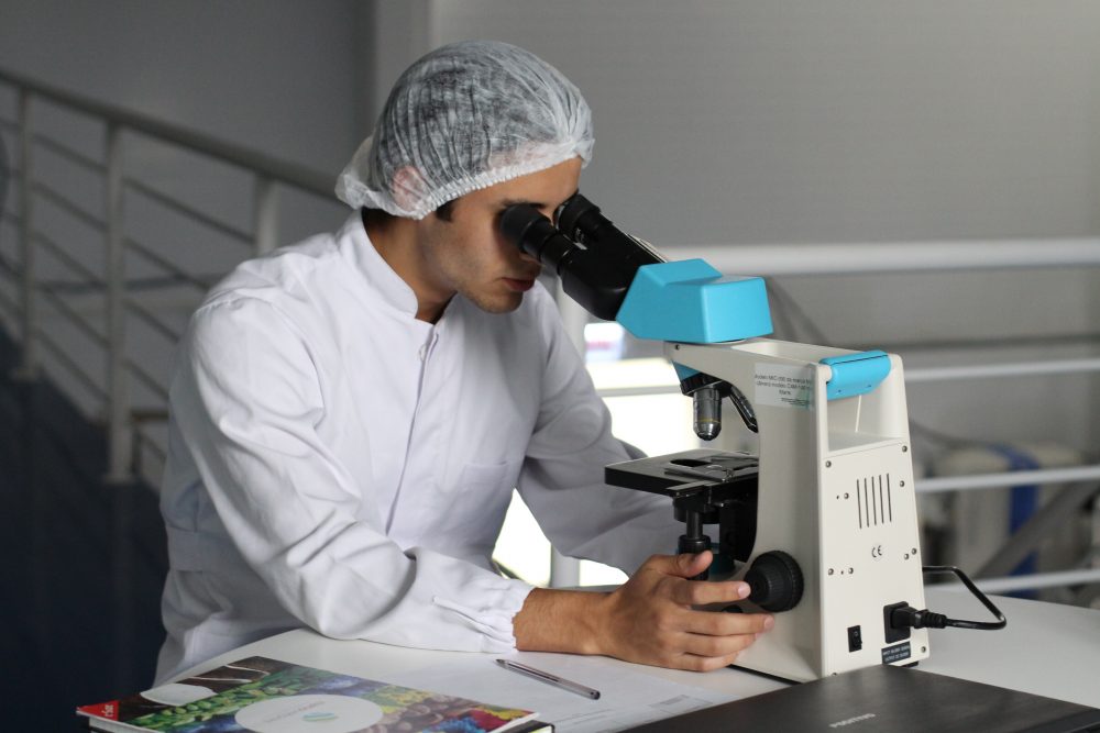 Mesmo em meio a pandemia, empresário abre franquia de farmácia de manipulação
