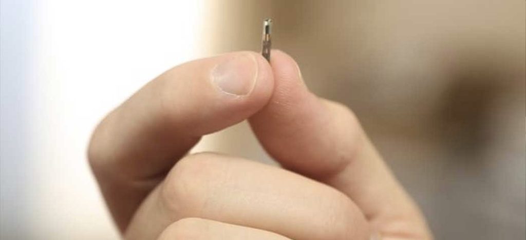 Stanford avança em nanotecnologia na medicina, com chips implantáveis