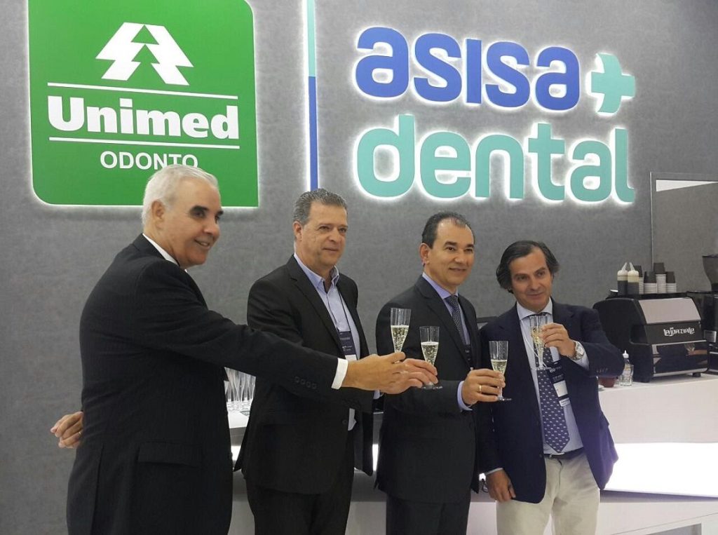 Unimed Odonto e Asisa Dental brindam consolidação da parceria