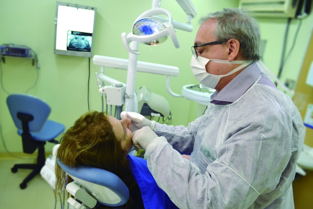 Serviço de Buco Maxilo e Odontologia do Hospital do Servidor Público Estadual recebe equipamentos para procedimentos gerais e cirurgias