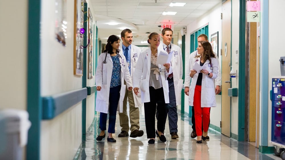 Hospitalistas como facilitadores de educação e treinamento