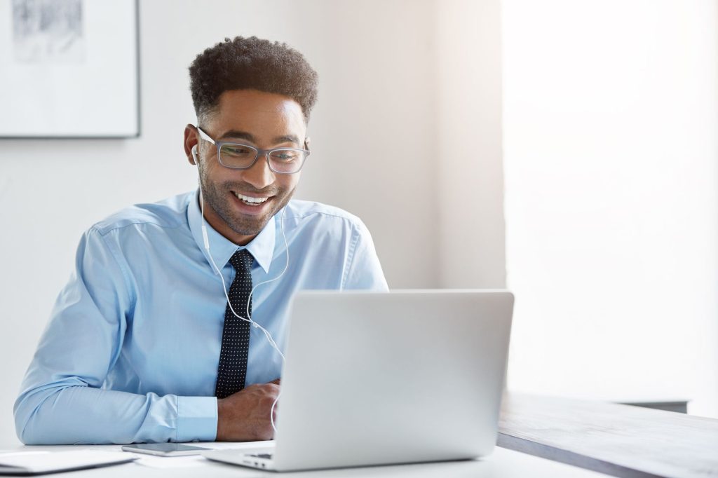 NeoAssist oferece plataforma de chat gratuita para instituições de saúde
