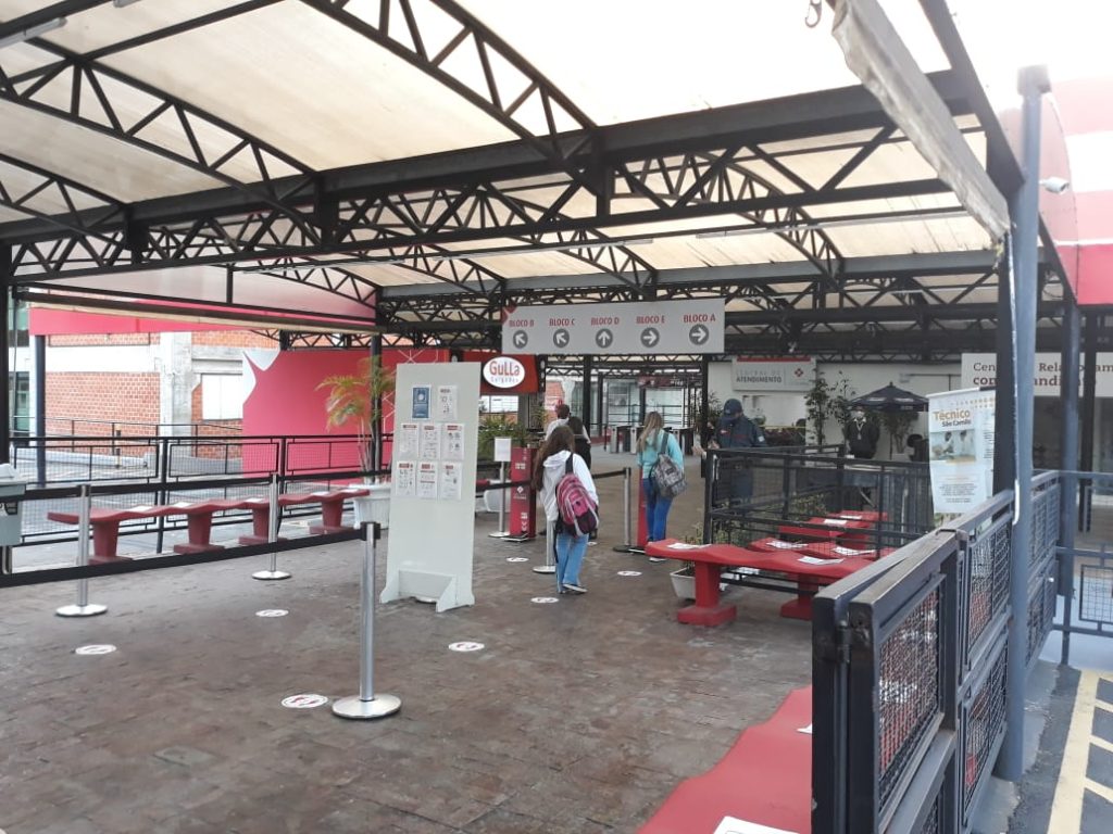 A formação da área da Saúde é muito importante e não pode parar