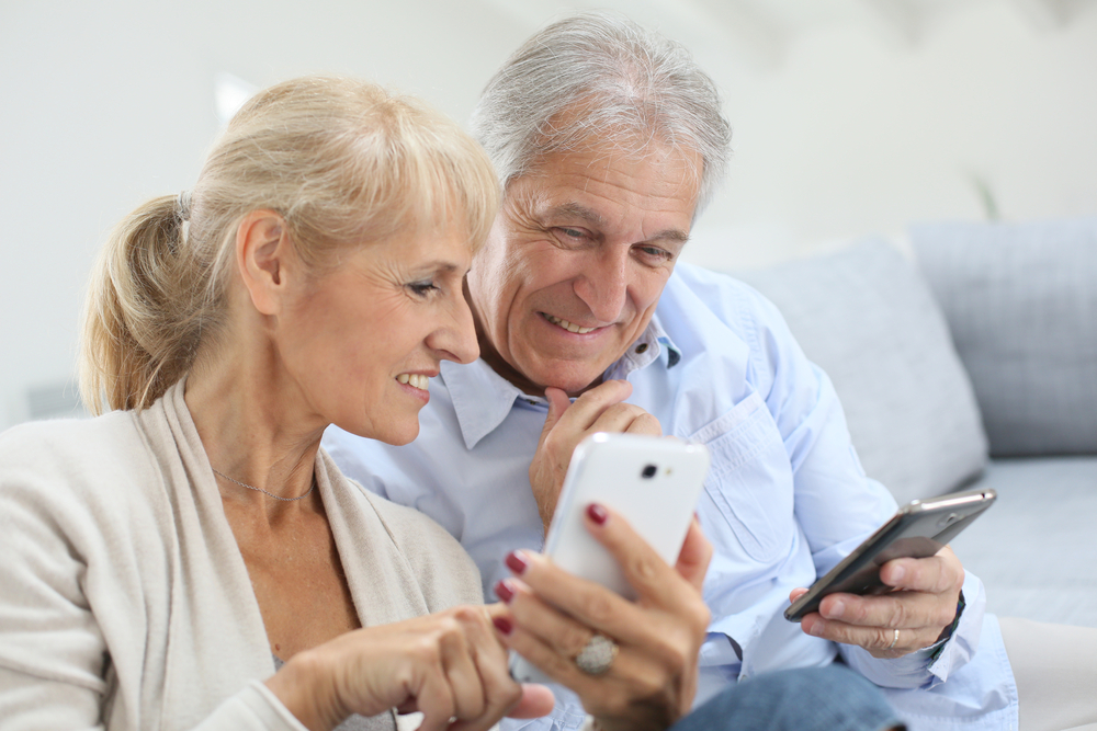 Pacientes idosos não estão sendo atingidos por ferramentas digitais, aponta pesquisa