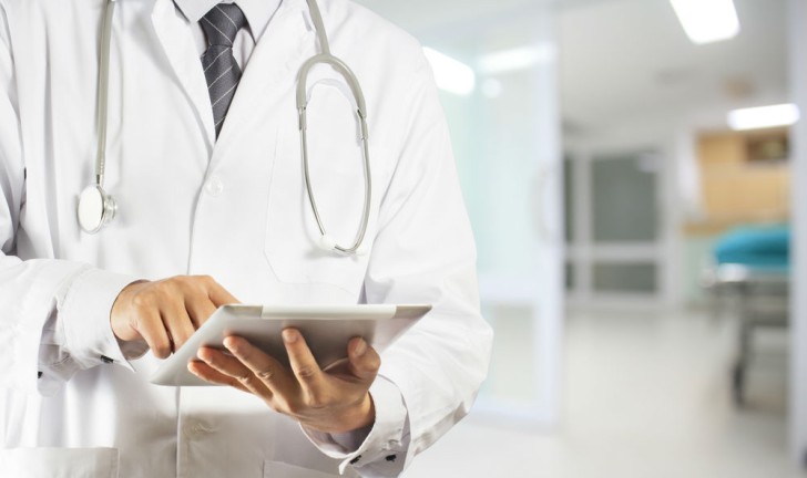 tablet-do-google-ajuda-medicos-na-luta-conta-o-ebola-na-africa-photo39699790-44-1c-36