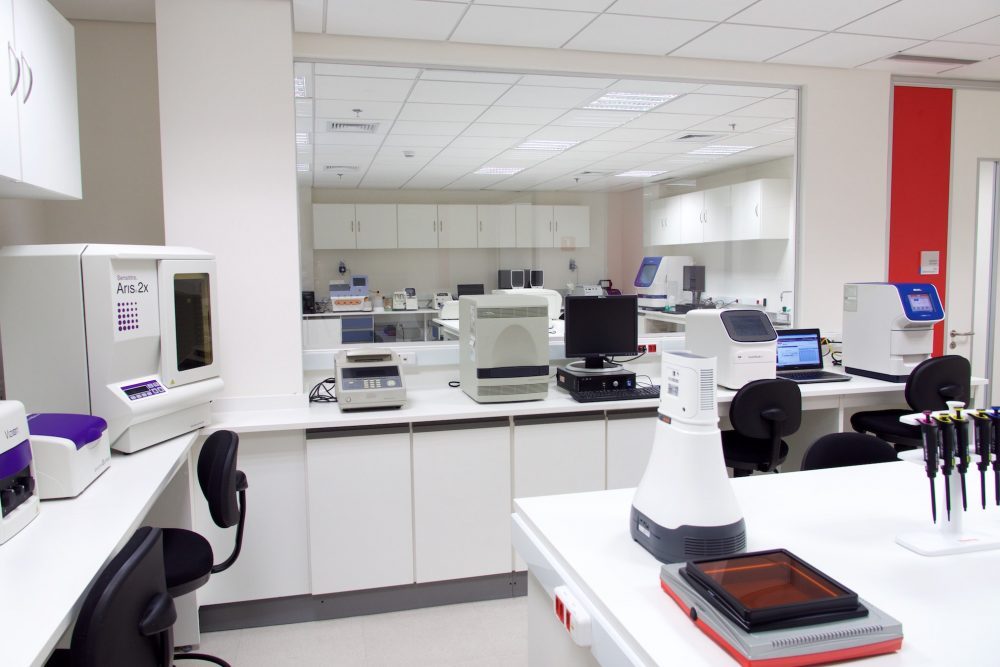 Thermo Fisher aumenta capacidade de produção de testes da Covid19