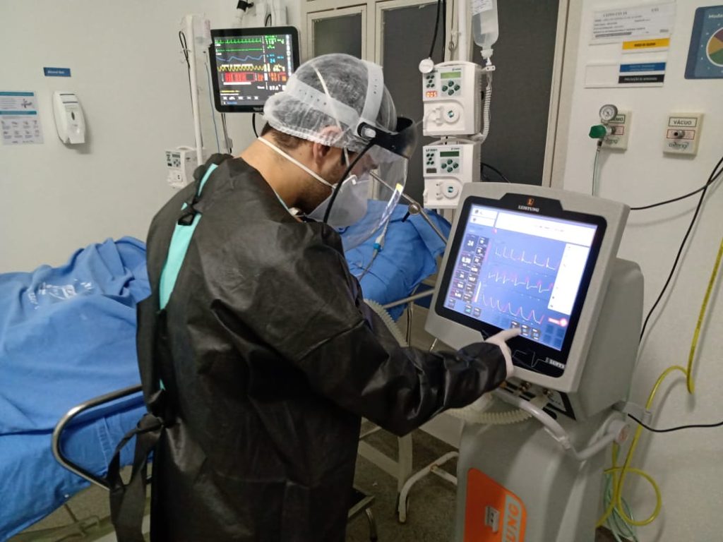 UTI do Hutrin completa um mês de atendimento à população