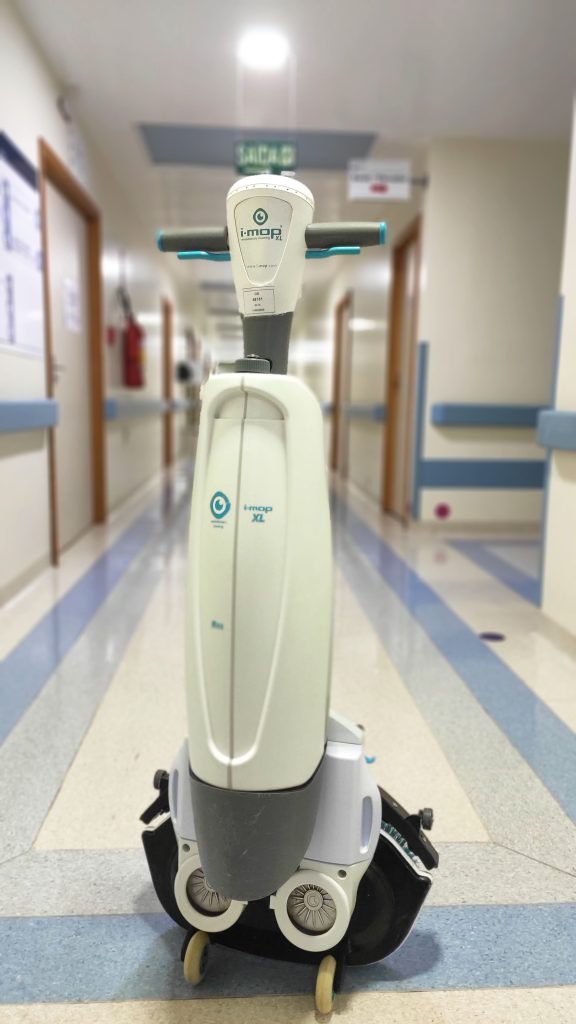 Hospital Dona Helena investe em serviços de higienização com alta tecnologia