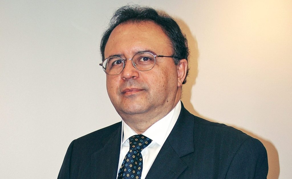 Indústria brasileira de insumos farmacêuticos alerta para falta crônica de produtos