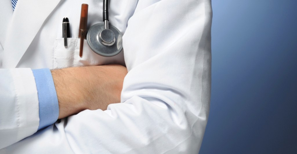 Medicina sem diploma validado, não!