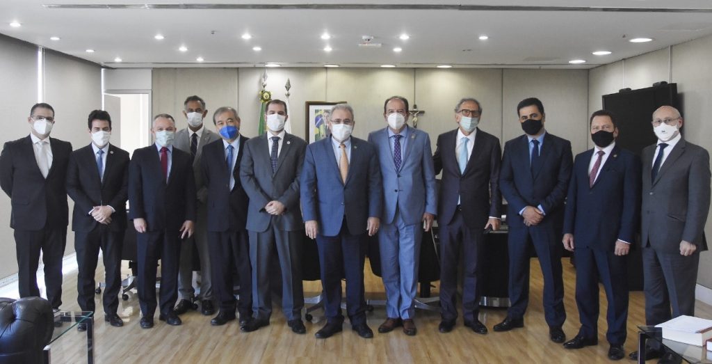 Presidente da AHEG e da FBH, Morato faz reivindicações ao ministro da saúde