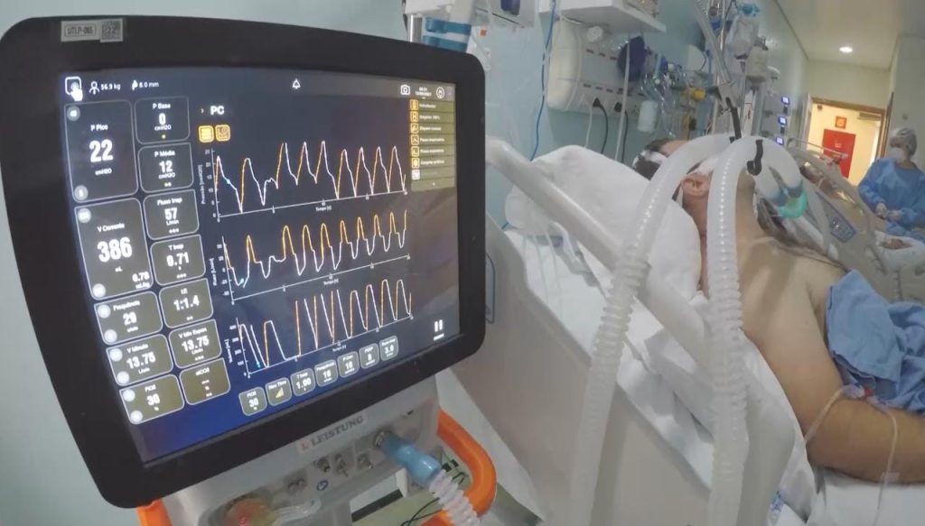 Rotina da UTI Covid do Hospital Dona Helena é pauta de reportagem especial