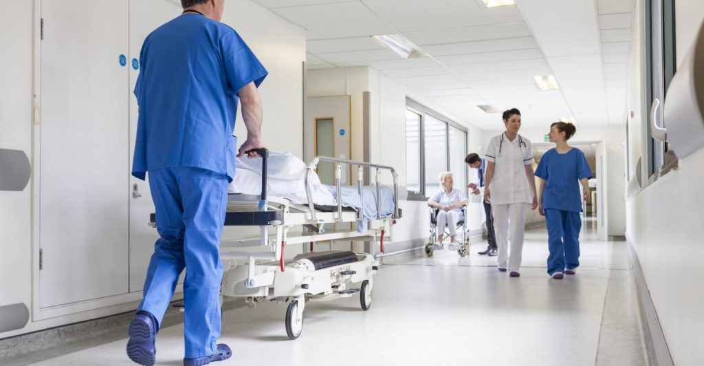 Internações em hospitais privados caem 20% em 2020