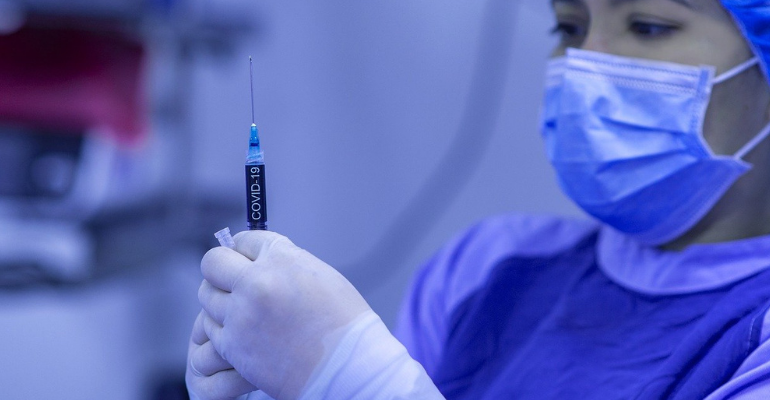 O impacto da vacinação contra a Covid-19 no mundo do trabalho