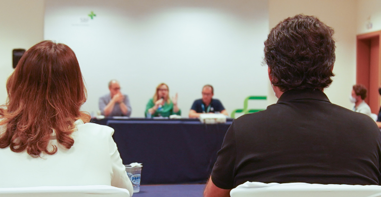 Discutindo a crise da saúde mental com CEOs
