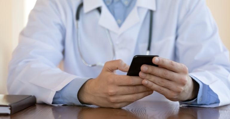 App Whitebook já impacta mais de 30 milhões de pacientes
