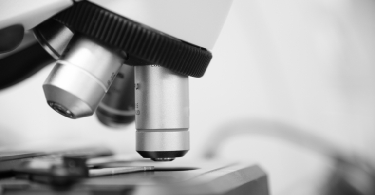 O microscópio FTIR Thermo Scientific Nicolet RaptIR coleta e analisa rapidamente dados de alta resolução com agilidade e acuidade