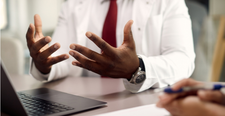 Central Nacional Unimed reforça em 140% o efetivo de médicos que atendem online ou pelo teleatendimento