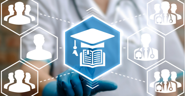 Afya acelera expansão digital com anúncio de compromisso de compra da plataforma Além da Medicina