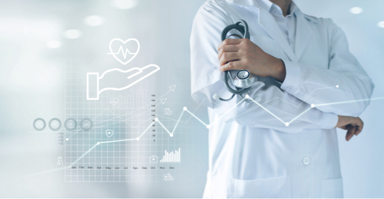 Maioria das empresas de saúde vai investir em treinamento de profissionais e no lançamento de produtos e serviços em 2022, aponta pesquisa da Deloitte