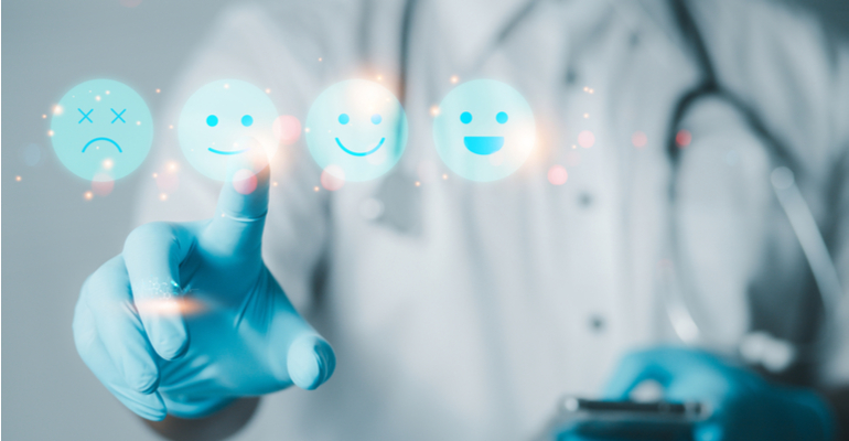 Clínicas e hospitais devem usar tecnologia para estreitar relacionamento com os pacientes