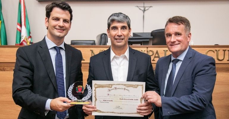 Diretor do Hospital Santa Cruz é homenageado na Câmara Municipal de Curitiba