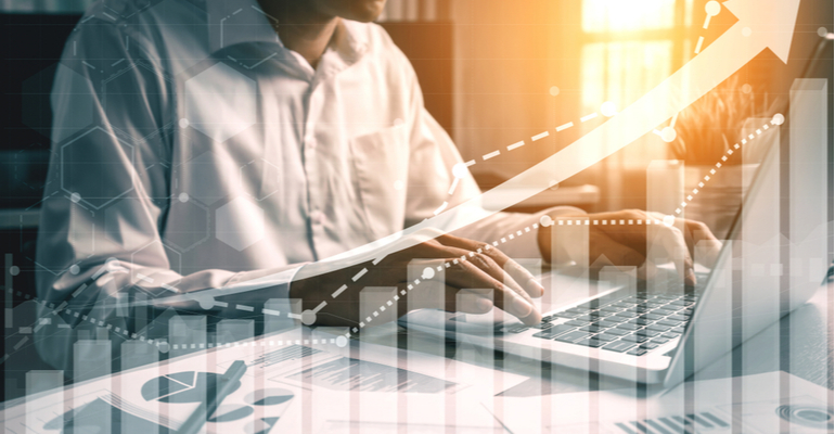 Profissionais da saúde tiveram aumento acima da inflação em 70% dos cargos, revela pesquisa